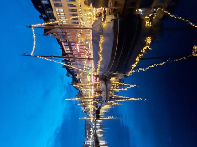 <p>Harbor Nyhaven, a typical tourist hot spot, with Christmas lights. <em>Photo: Gerhard</em></p>