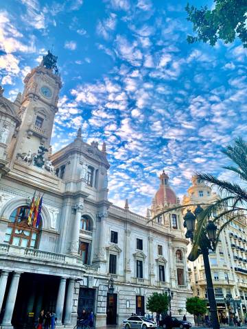 <p>Erasmus+ internship: Valencia - Plaza del Ayuntamiento. <em>Photo: Krokenberger</em></p>