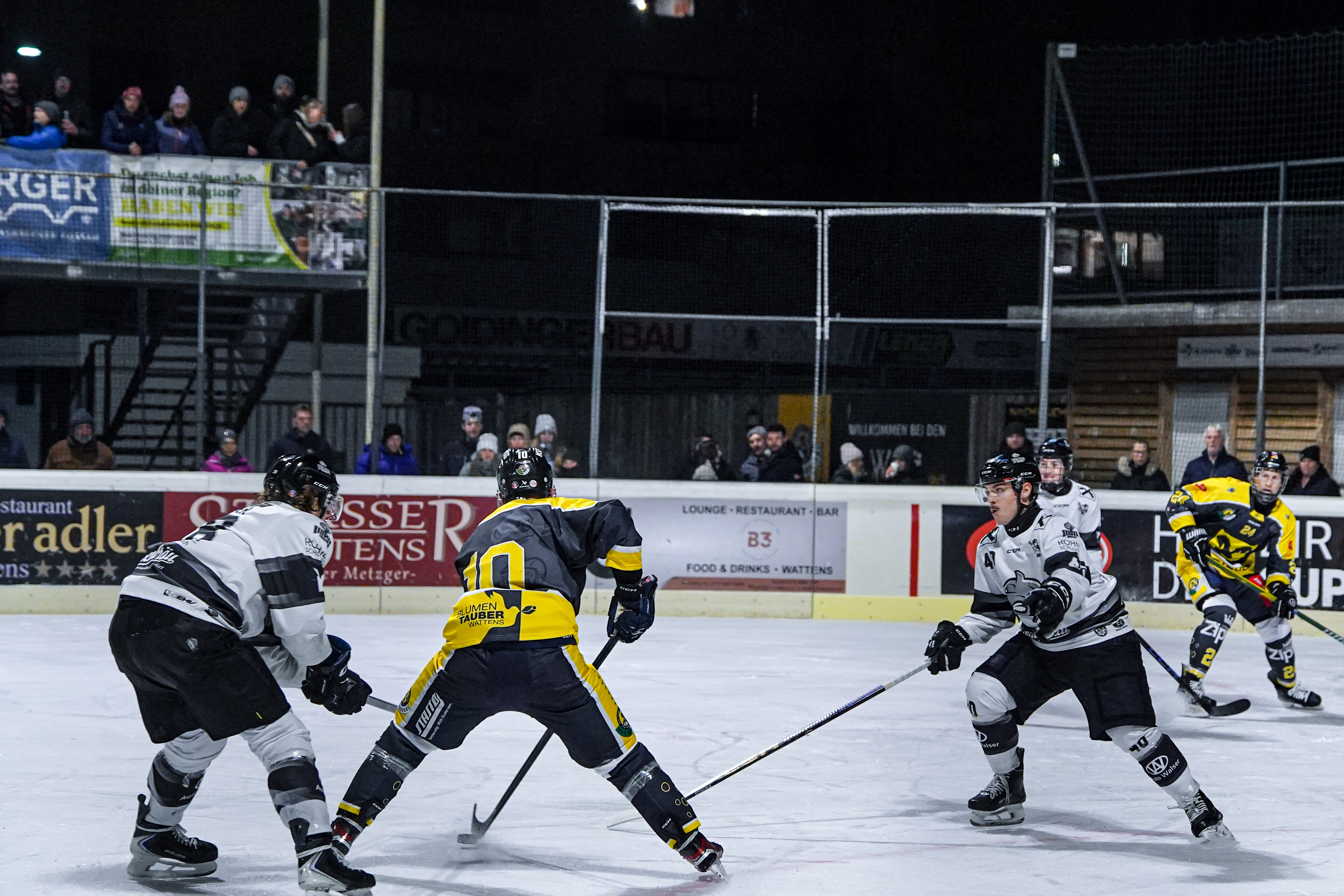 (C) Matthias Tavernini, the_hockeynerd