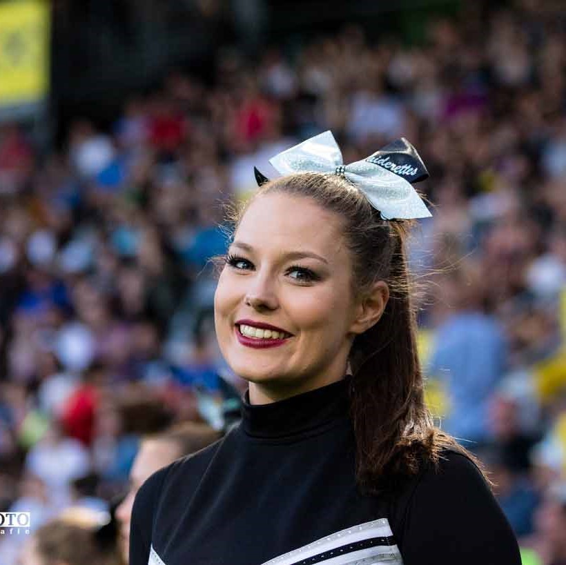 Laura Moser, Absolventin Business & Management und RAIDERETTE