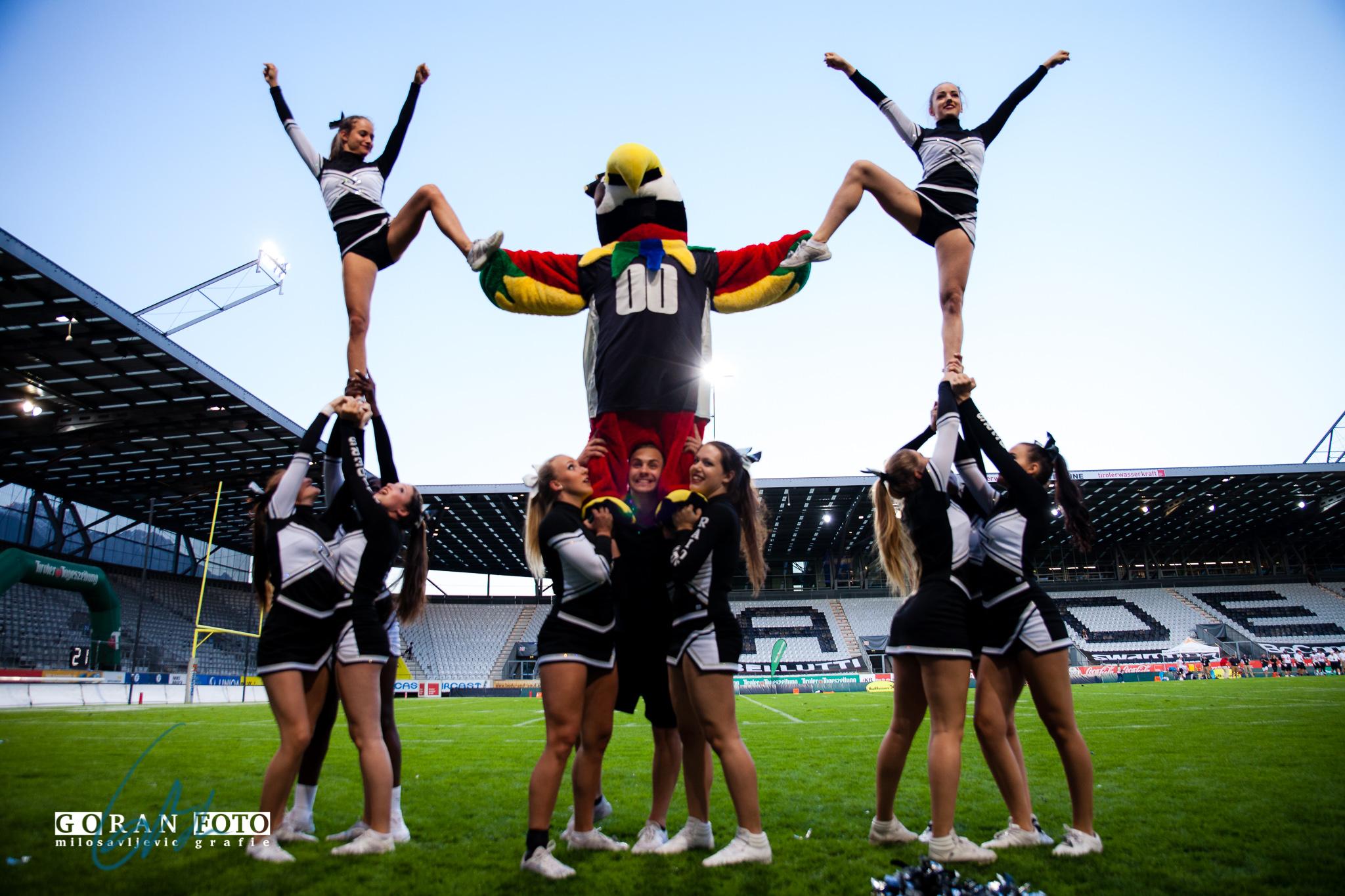 SWARCO Raiders Tirol Cheerleading Team © Ravens Milosavljevic